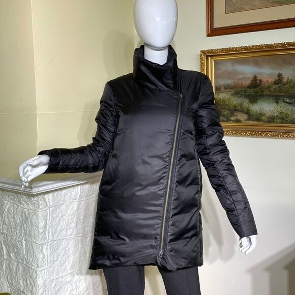 Helmut Lang Asymmetrical Zippered Down Cocoon Coat - Picture 2 of 15